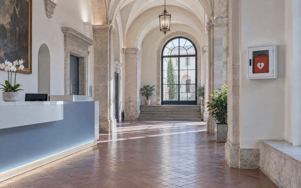 Ingresso di un municipio italiano